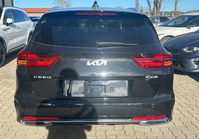 Angebotsdetails Kia Ceed SW BLACK PEARL