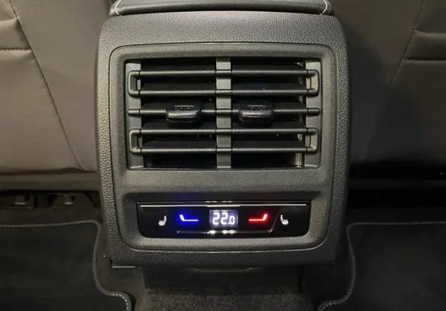 Angebotsdetails Volkswagen Golf Schwarz (Grenadillschwarz Metallic)