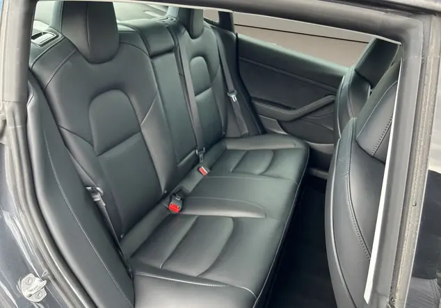 Angebotsdetails Tesla Model 3 grau