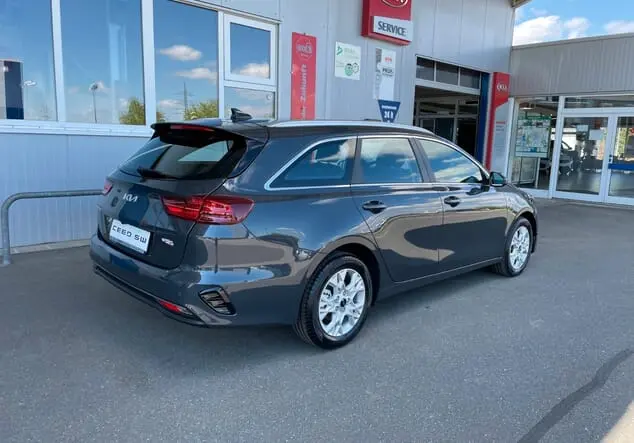 Angebotsdetails Kia Ceed Grau (DARK PENTA METAL M)