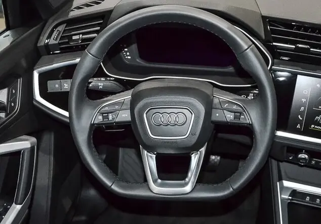 Angebotsdetails Audi Q3 Mythosschwarz Metallic