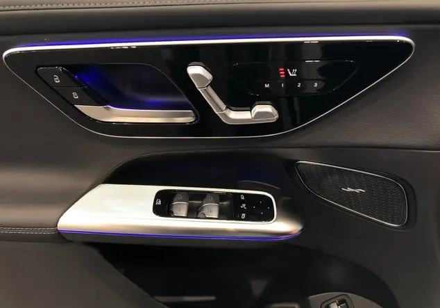 Angebotsdetails Mercedes-Benz GLC Weiß MANUFAKTUR Lack MANUFAKTUR opalithweiß bright