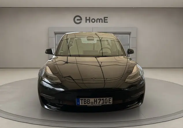 Angebotsdetails Tesla Model 3 schwarz (Solid Black)