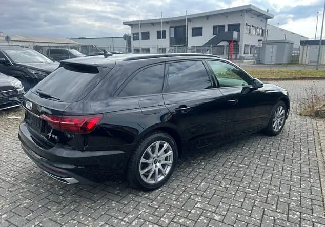 Angebotsdetails Audi A4 Schwarz & Weiß