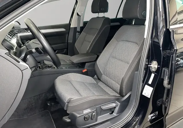 Angebotsdetails Volkswagen Passat Schwarz (Deep Black Perleffekt)
