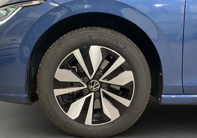 Angebotsdetails Volkswagen Golf VIII Variant 2.0 TDI Goal / Blau (Anemonenblau Metallic)