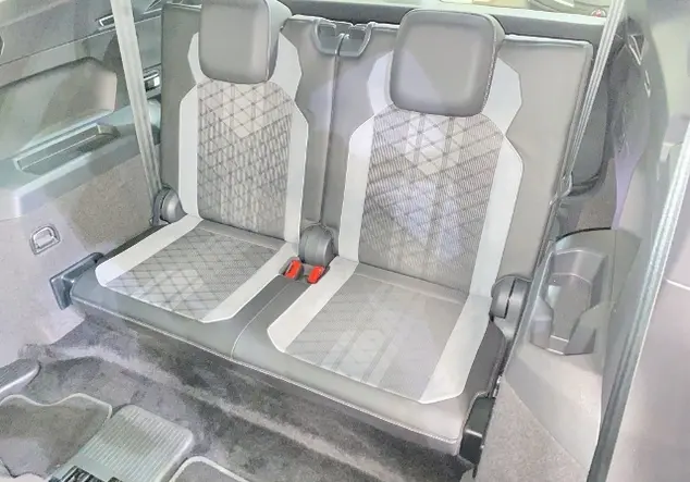 Angebotsdetails VW Tiguan Allspace 2.0 TSI 4Motion R-Line Silver/Grey