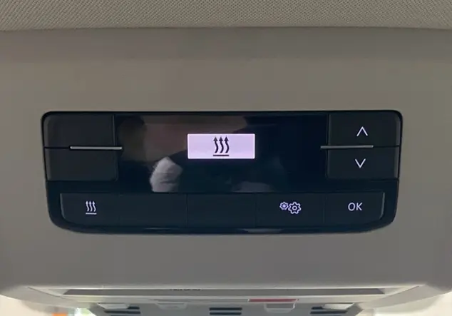 Angebotsdetails Volkswagen T6.1 Multivan 2.0 TDI Highline KR / Schwarz (Deep Black Perleffekt)