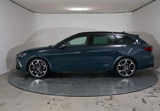 Angebotsdetails Cupra Leon Sportstourer Cupra ST VZ 2.0 TSI 245 kW (333 PS) 7-Gang-DSG 4Drive Allrad Fiord Blau