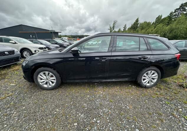 Angebotsdetails Skoda Octavia Combi Skoda Octavia Combi Business 1.5 TSI mHEV 110 kW (150 PS) 7-Gang-DSG Black-Magic Perleffekt