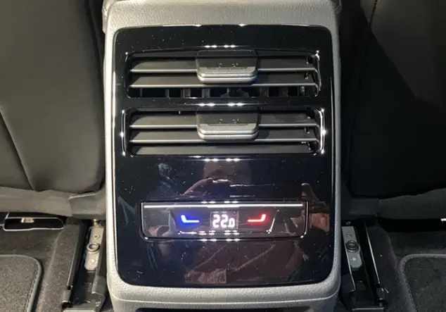 Angebotsdetails Volkswagen ID.7 Pro S 210 kW (286 PS) 86 kWh KLIMA NAVI Schwarz (Grenadillschwarz Metallic)