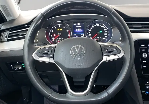 Angebotsdetails Volkswagen Passat Schwarz (Deep Black Perleffekt)