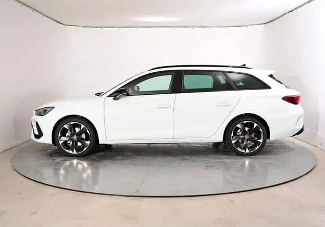Angebotsdetails Cupra Leon Sportstourer Cupra ST 1.5 eTSI 110 kW (150-PS) 7-Gang-DSG Glacial WeiÃ Metallic/WeiÃ