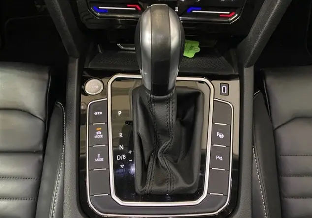 Angebotsdetails Volkswagen Passat Variant GTE 1.4 TSI / Grau (Mangangrau Metallic)