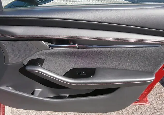 Angebotsdetails Mazda 3 SOUL RED CRYSTAL M