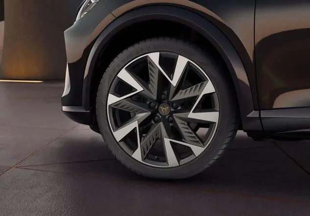 Angebotsdetails Cupra Formentor Cupra Formentor 1.5 eTSI 110 kW (150 PS) 7-Gang-DSG Midnight Schwarz Metallic
