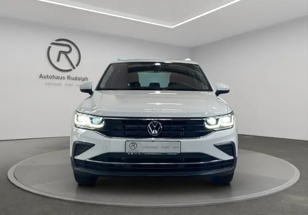 Angebotsdetails Volkswagen Tiguan 2.0 TDI Move / WeiÃ (Pure White)