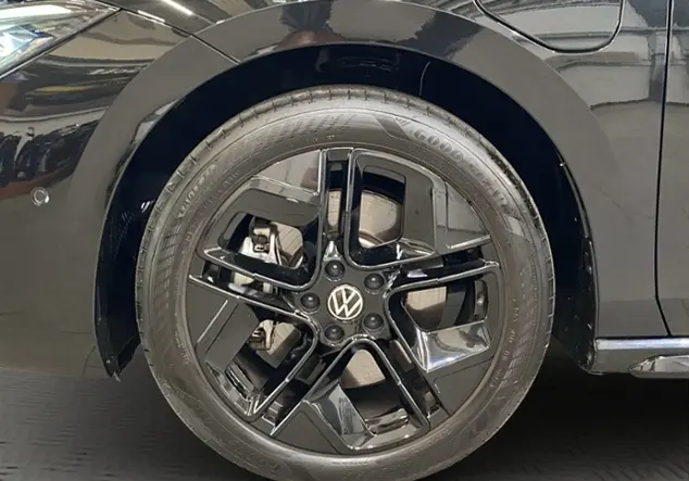 Angebotsdetails Volkswagen Passat Variant B9 1.5 eHybrid R-Line 'Black Schwarz (Grenadillschwarz Metallic)