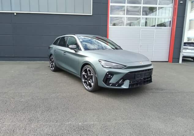 Angebotsdetails Cupra Leon Sportstourer Cupra ST 1.5 eTSI 110 kW (150-PS) 7-Gang-DSG Enceladus Grau Matt/Grau