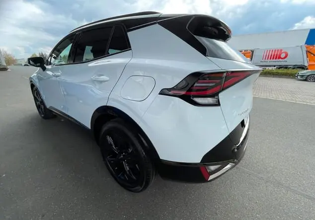 Angebotsdetails Kia Sportage Schwarz ((HA3) CASA WHITE M/ BLACK)