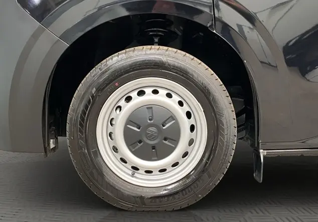 Angebotsdetails Volkswagen T7 Transporter Kombi 2.0 TDI 8-Gang-Automatik Ra Schwarz (Midnight Black Metallic)