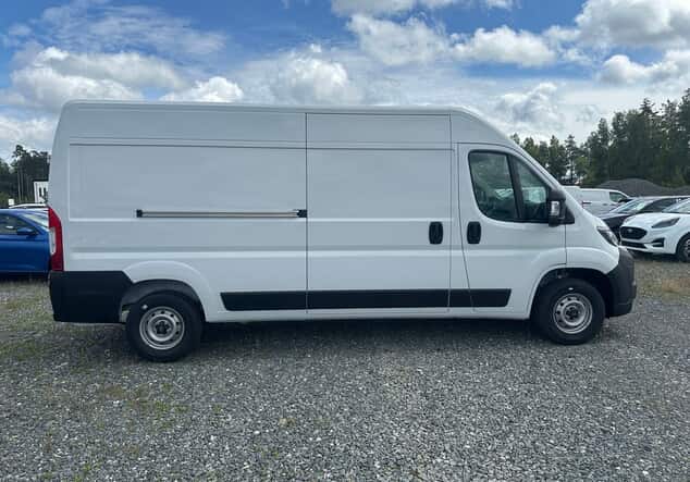 Angebotsdetails Opel Movano Basis Cargo Kastenwagen verblecht L3H2 3.5t Opel 2.2 BlueHDi 140 103 kW (140 PS) 6-Gang Cassablanca WeiÃ/WeiÃ