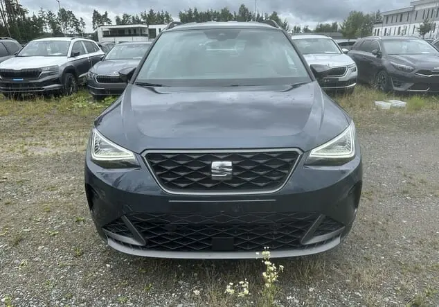 Angebotsdetails Seat Arona Seat Arona FR Black Edition 1.0 TSI 85 kW (116 PS) 7-Gang-DSG Magnetic Grau Metallic / Midnight Schwarz Metallic