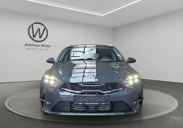 Angebotsdetails Kia Ceed Grau ((H8G) DARK PENTA METAL M)