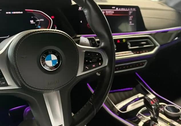 Angebotsdetails BMW X5M schwarz