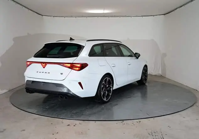 Angebotsdetails Cupra Leon Sportstourer Cupra ST VZ 2.0 TSI 245 kW (333 PS) 7-Gang-DSG 4Drive Allrad Glacial WeiÃ Metallic