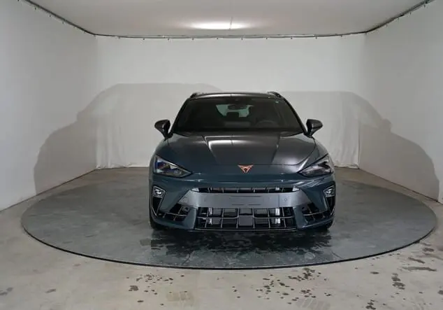 Angebotsdetails Cupra Leon Sportstourer Cupra Leon ST VZ 2.0 TSI 245 kW (333 PS) 7-Gang-DSG 4Drive Fiord Blau