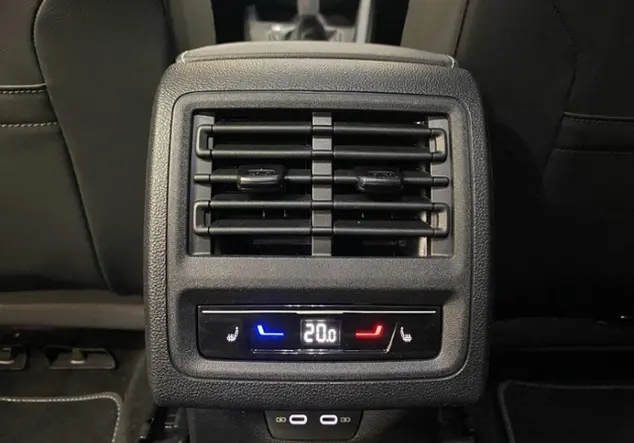 Angebotsdetails Volkswagen Golf VIII Variant 2.0 TDI Goal / Blau (Anemonenblau Metallic)