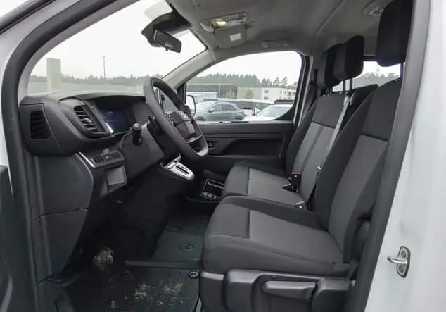 Angebotsdetails Opel Vivaro Opel Kombi 9-Sitzer Lang 2.0 BlueHDi 180 130 kW (177 PS) 8-Gang Automatikgetriebe Diesel Arktis WeiÃ