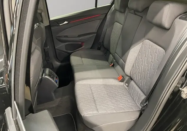 Angebotsdetails Volkswagen Golf Schwarz (Grenadillschwarz Metallic)