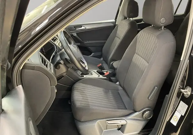Angebotsdetails Volkswagen Tiguan Schwarz (Deep Black Perleffekt)