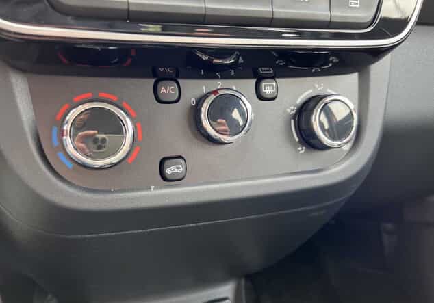 Angebotsdetails Dacia Spring Goji-Rot Metallic
