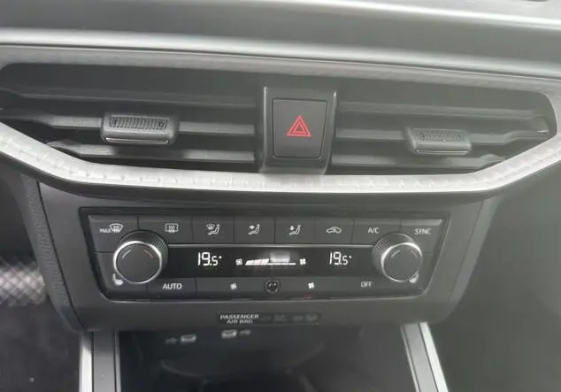 Angebotsdetails Seat Arona Seat Arona FR Black Edition 1.0 TSI 85 kW (116 PS) 7-Gang-DSG Magnetic Grau Metallic / Midnight Schwarz Metallic