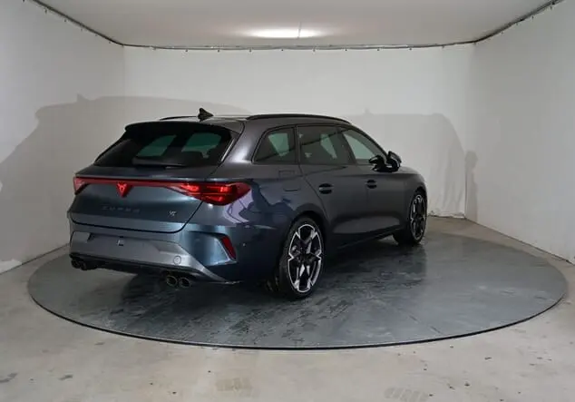 Angebotsdetails Cupra Leon Sportstourer Cupra Leon ST VZ 2.0 TSI 245 kW (333 PS) 7-Gang-DSG 4Drive Magnetic Grau Metallic