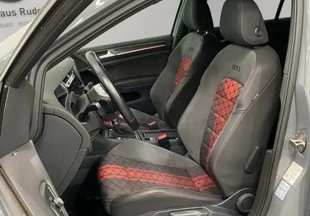 Angebotsdetails Volkswagen Golf VII 2.0 TSI GTI TCR / Grau (Pure Grey)