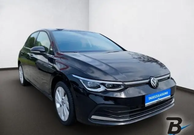Angebotsdetails Volkswagen Golf Schwarz (Deep Black Perleffekt)