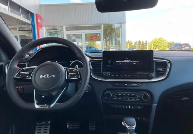Angebotsdetails Kia ProCeed Wei� ((HW2) DELUXE WHITE M)