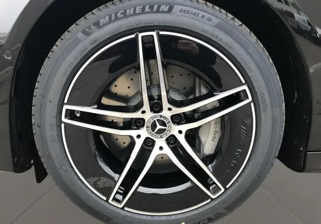 Angebotsdetails Mercedes-Benz E Schwarzlack obsidianschwarz