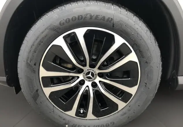 Angebotsdetails Mercedes-Benz GLC Silber-Lack hightechsilber