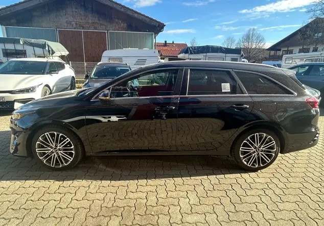 Angebotsdetails Kia Ceed SW BLACK PEARL