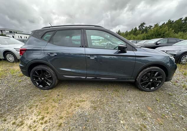 Angebotsdetails Seat Arona Seat FR Black Edition 1.0 TSI 85 kW (116 PS) 7-Gang-DSG Magnetic Grau Metallic / Midn...