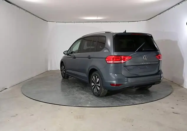 Angebotsdetails Volkswagen Touran Volkswagen Touran GOAL 1.5 TSI 110 kW (150 PS) 7-Gang-DSG Delfingrau Metallic