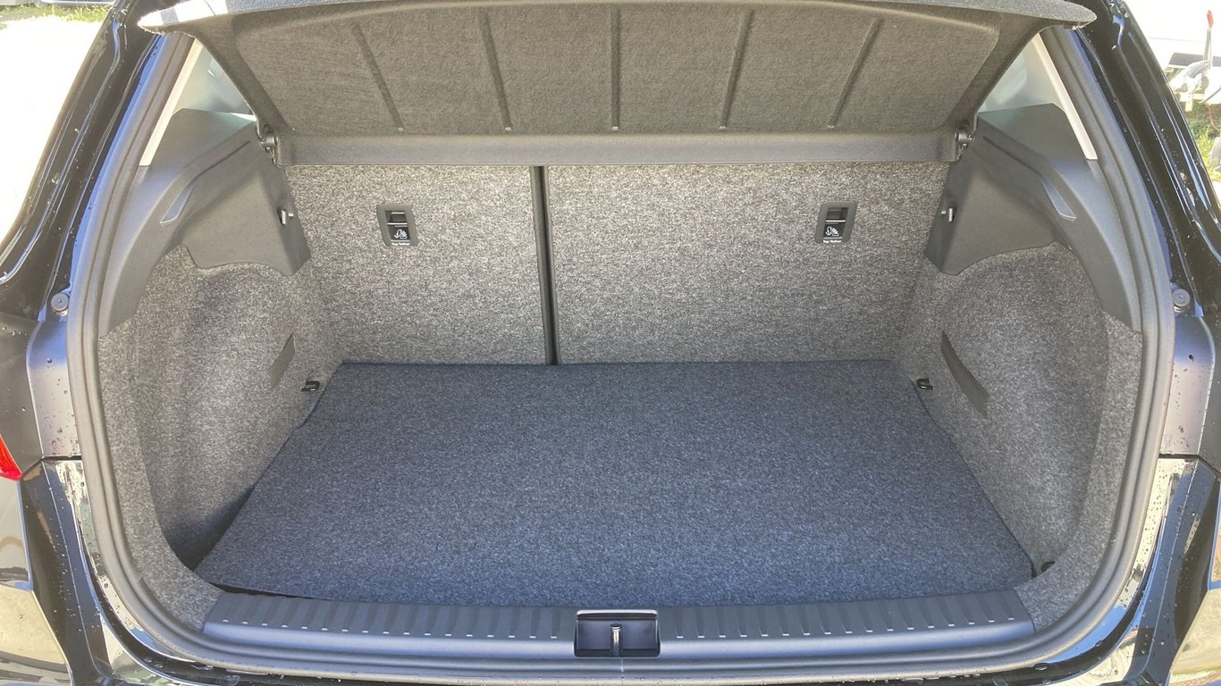 Angebotsdetails Seat Arona Style 1.0 TGI !!! SUPER SPARSAMER ERDGAS !!! Midnight Schwarz Metallic