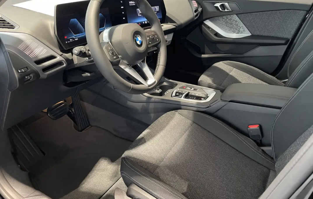 Angebotsdetails BMW 120i Steptronic Schwarz