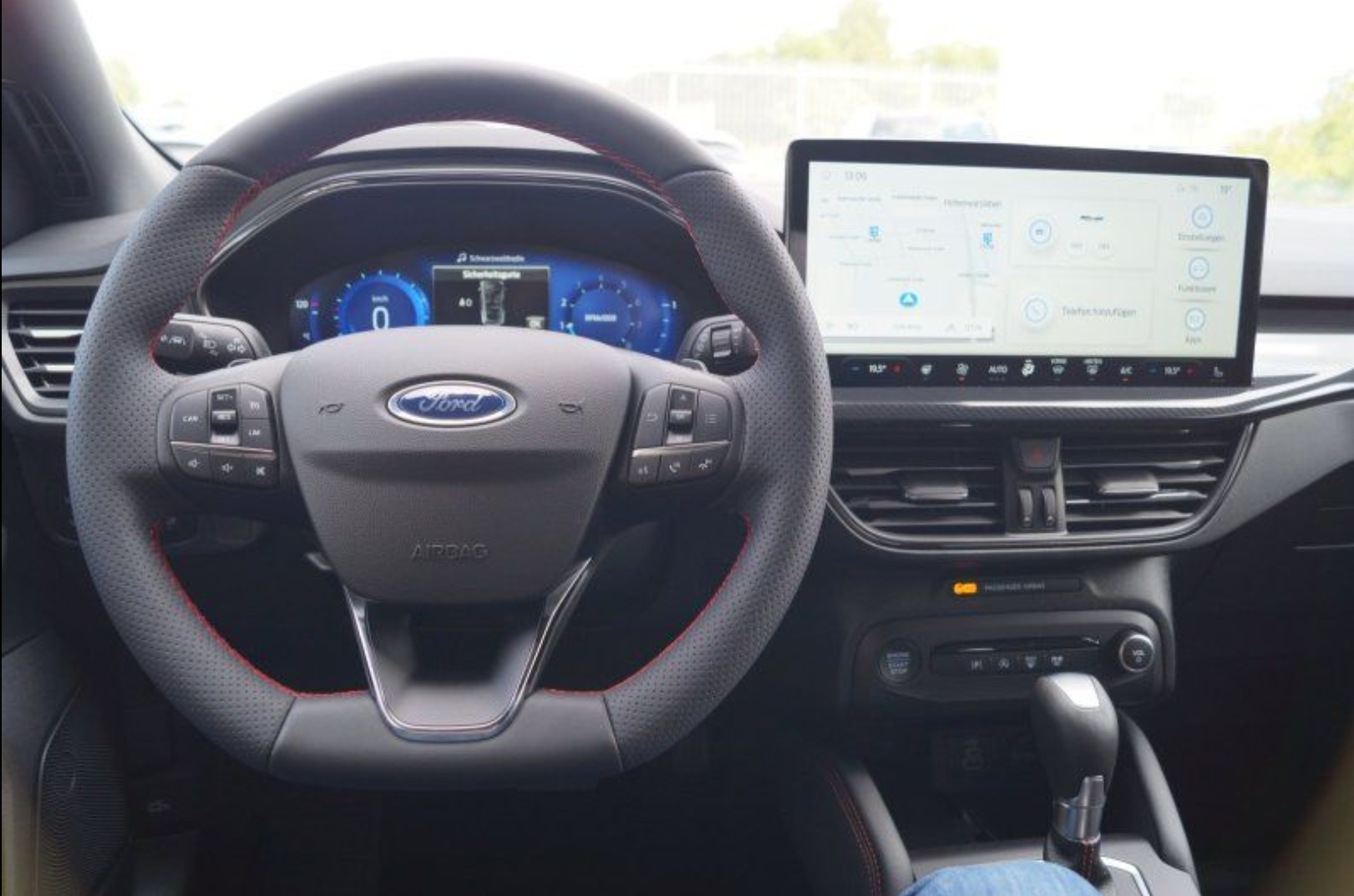 Angebotsdetails Ford Focus Turnier ST-Line X Weiß